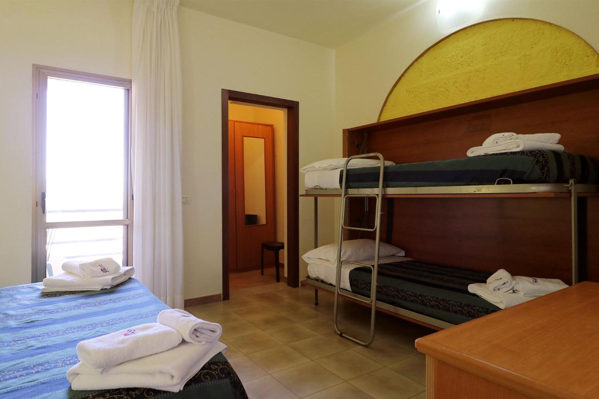 Nirvana Club Village Ботрічелло Номер фото