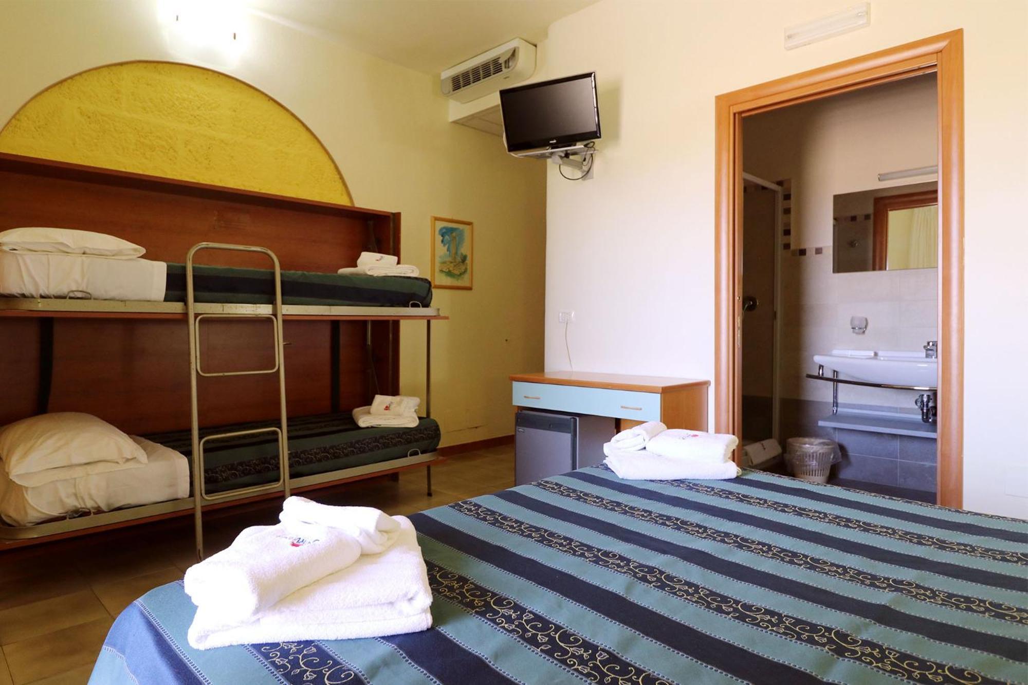 Nirvana Club Village Ботрічелло Номер фото
