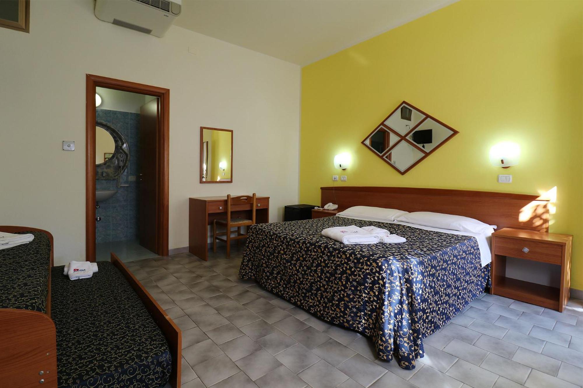 Nirvana Club Village Ботрічелло Номер фото