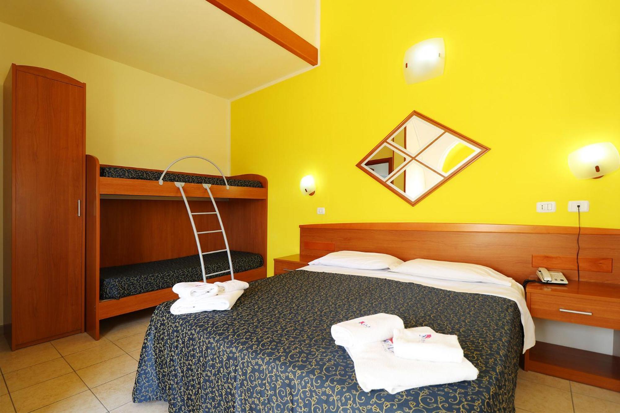 Nirvana Club Village Ботрічелло Номер фото