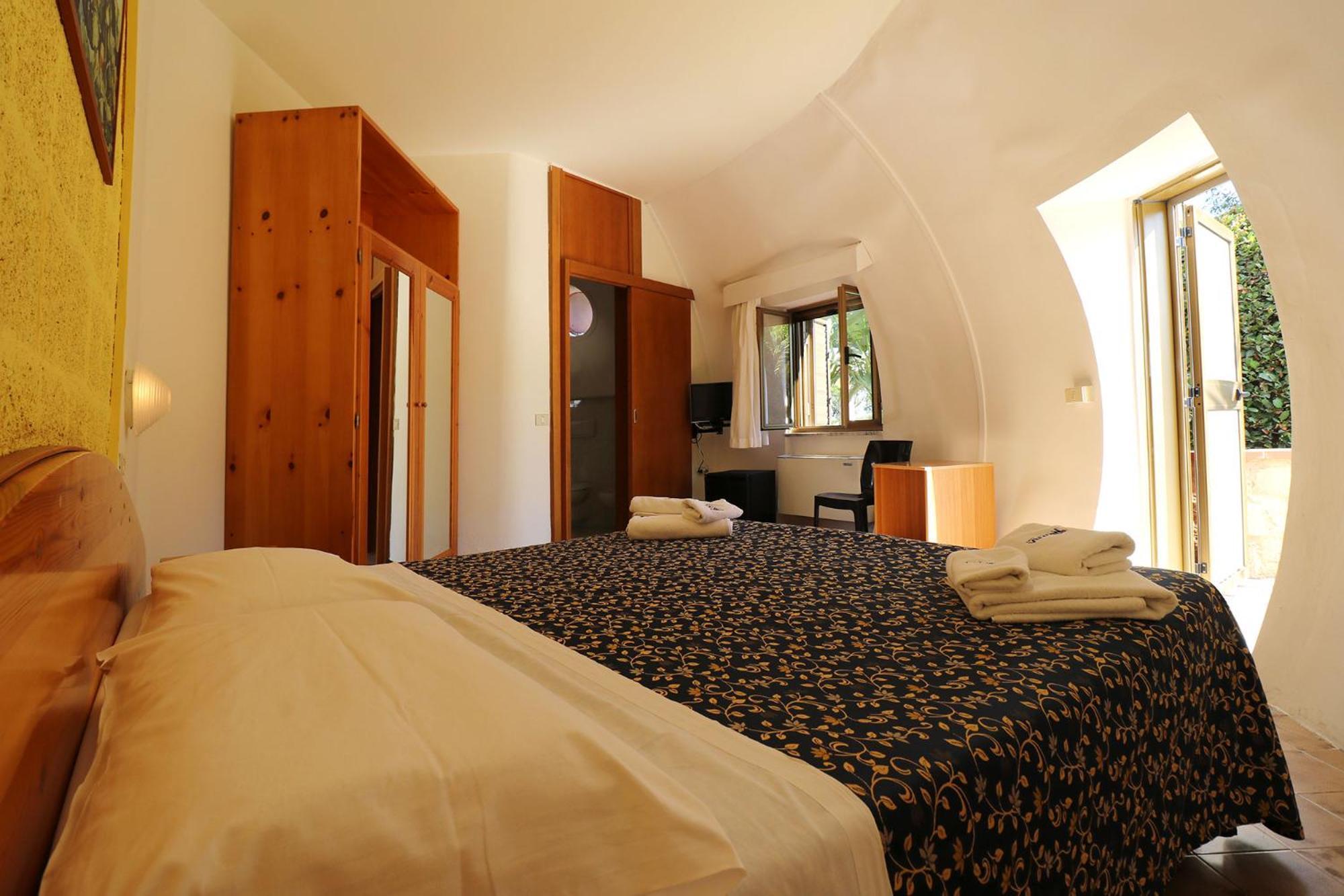 Nirvana Club Village Ботрічелло Номер фото
