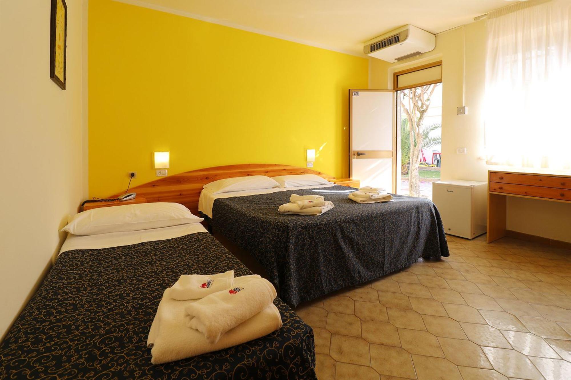 Nirvana Club Village Ботрічелло Номер фото