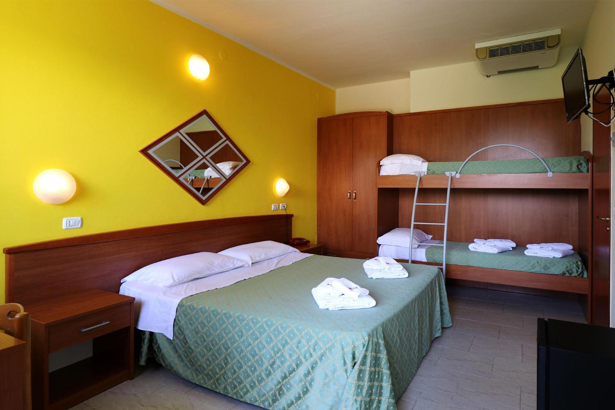 Nirvana Club Village Ботрічелло Номер фото