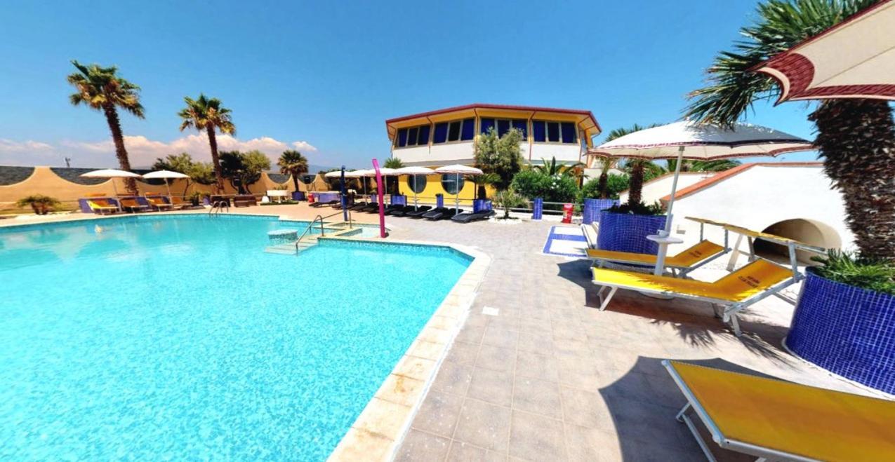 Nirvana Club Village Ботрічелло Екстер'єр фото